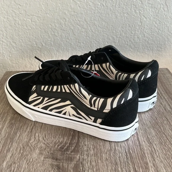 NWT Vans Suede Metallic Zebra New Sneakers Womens Size 8 - Picture 4 of 8